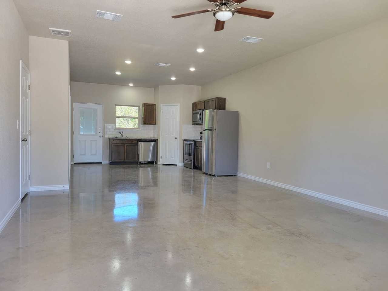 3909 Turner Ave - Photo 4 of 21