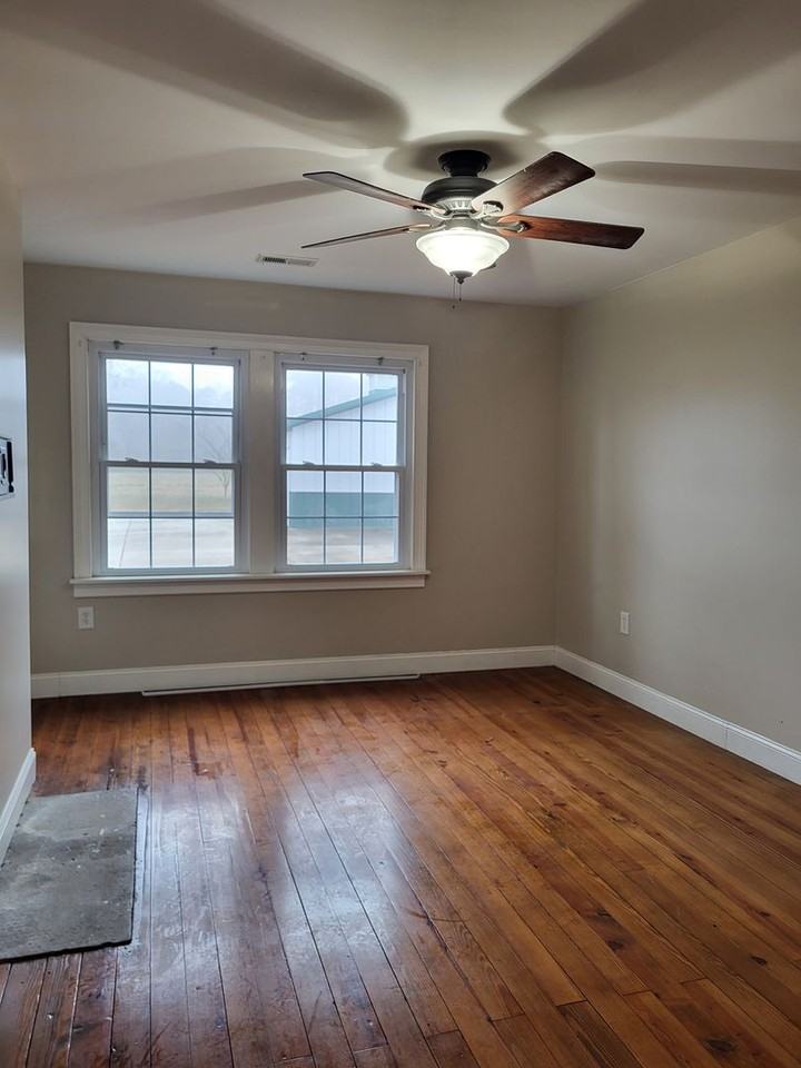 4883 Kemp Dellinger Rd - Photo 5 of 9