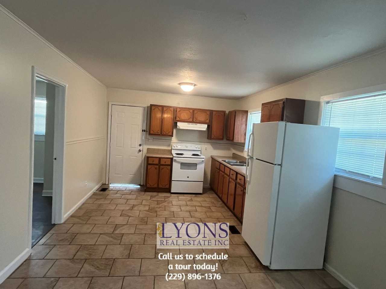 615 E Brookwood Dr - Photo 2 of 6