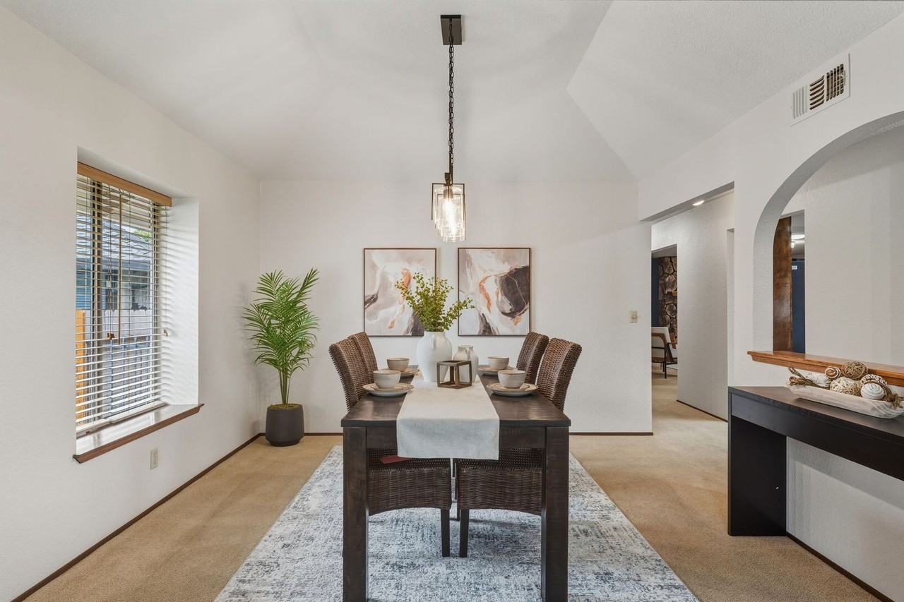 602 Fischer Ct - Photo 7 of 28