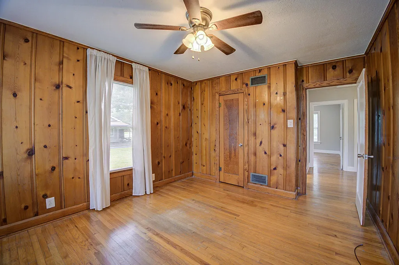 3330 12th St - Photo 4 of 6