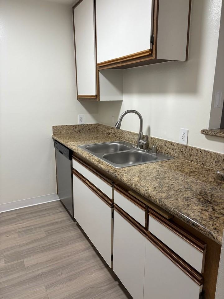 400 S. Westmoreland Ave. - Photo 5 of 16