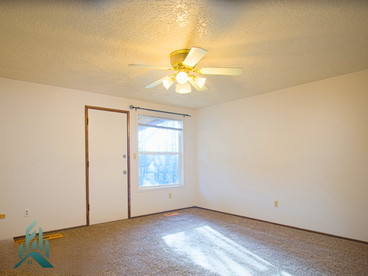 6295 Weldon Ct Sw - Photo 3 of 8