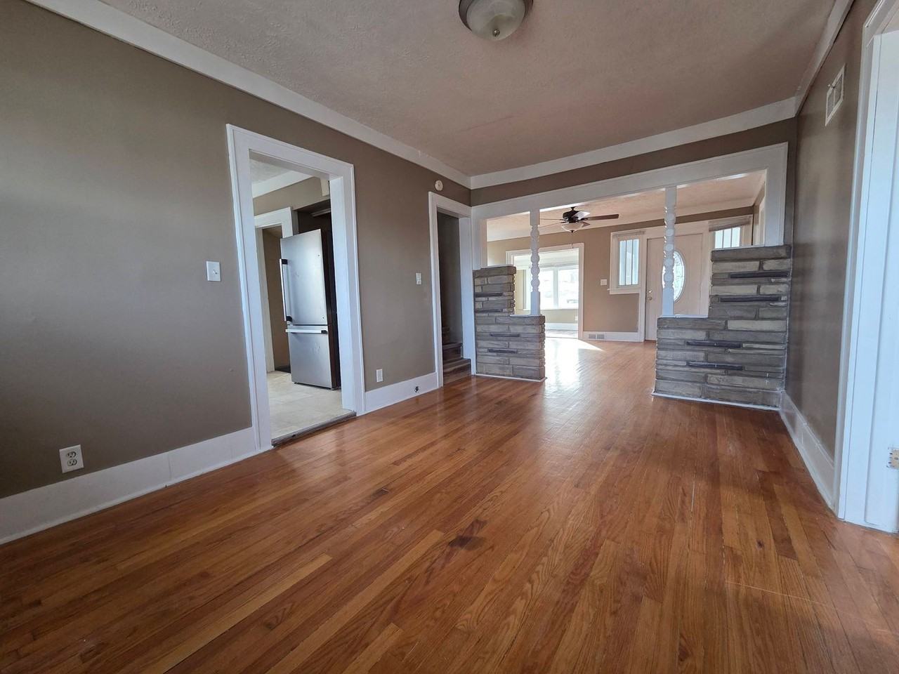 4204 Pacific St - Photo 2 of 13