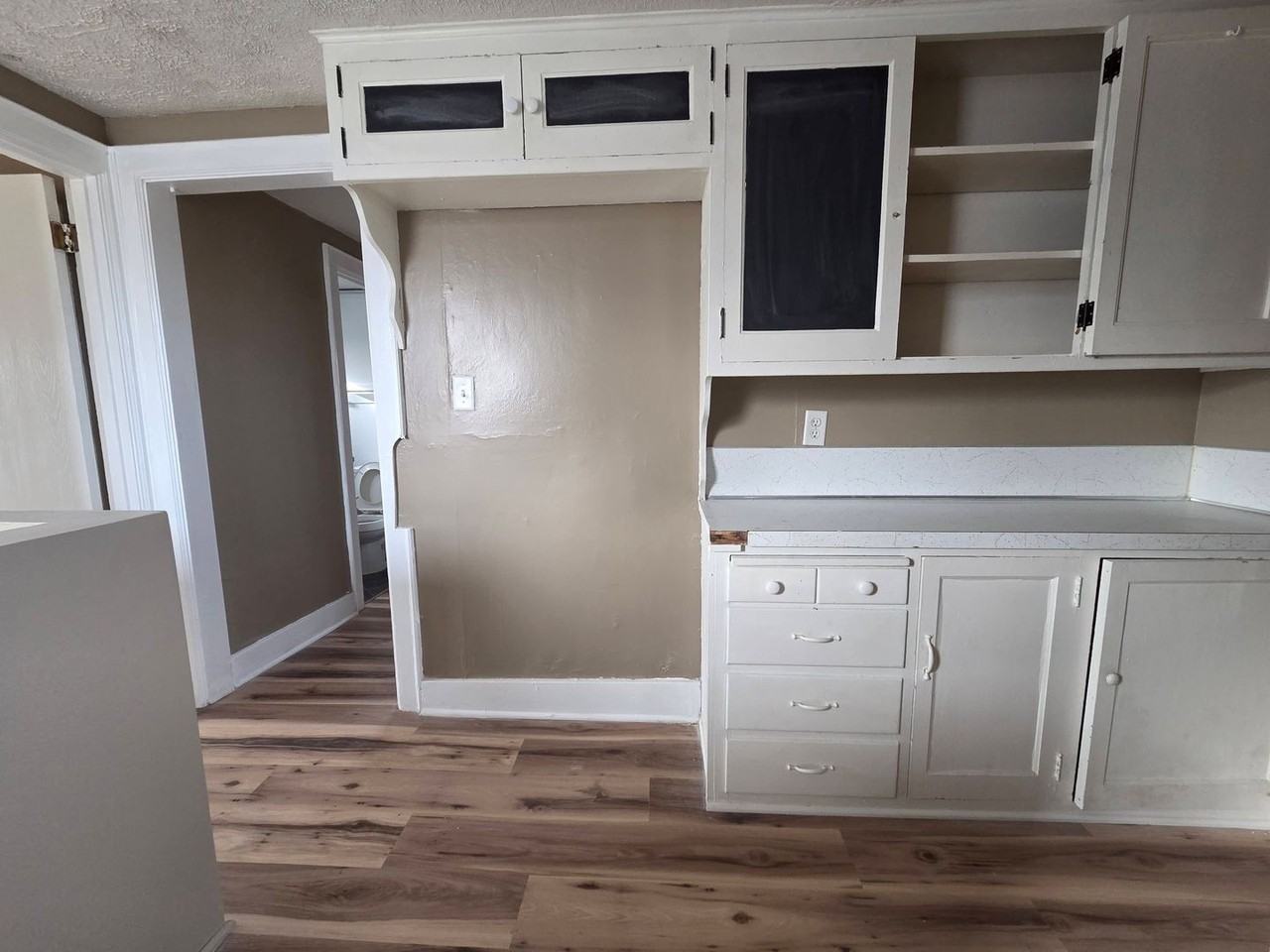 4204 Pacific St - Photo 3 of 13