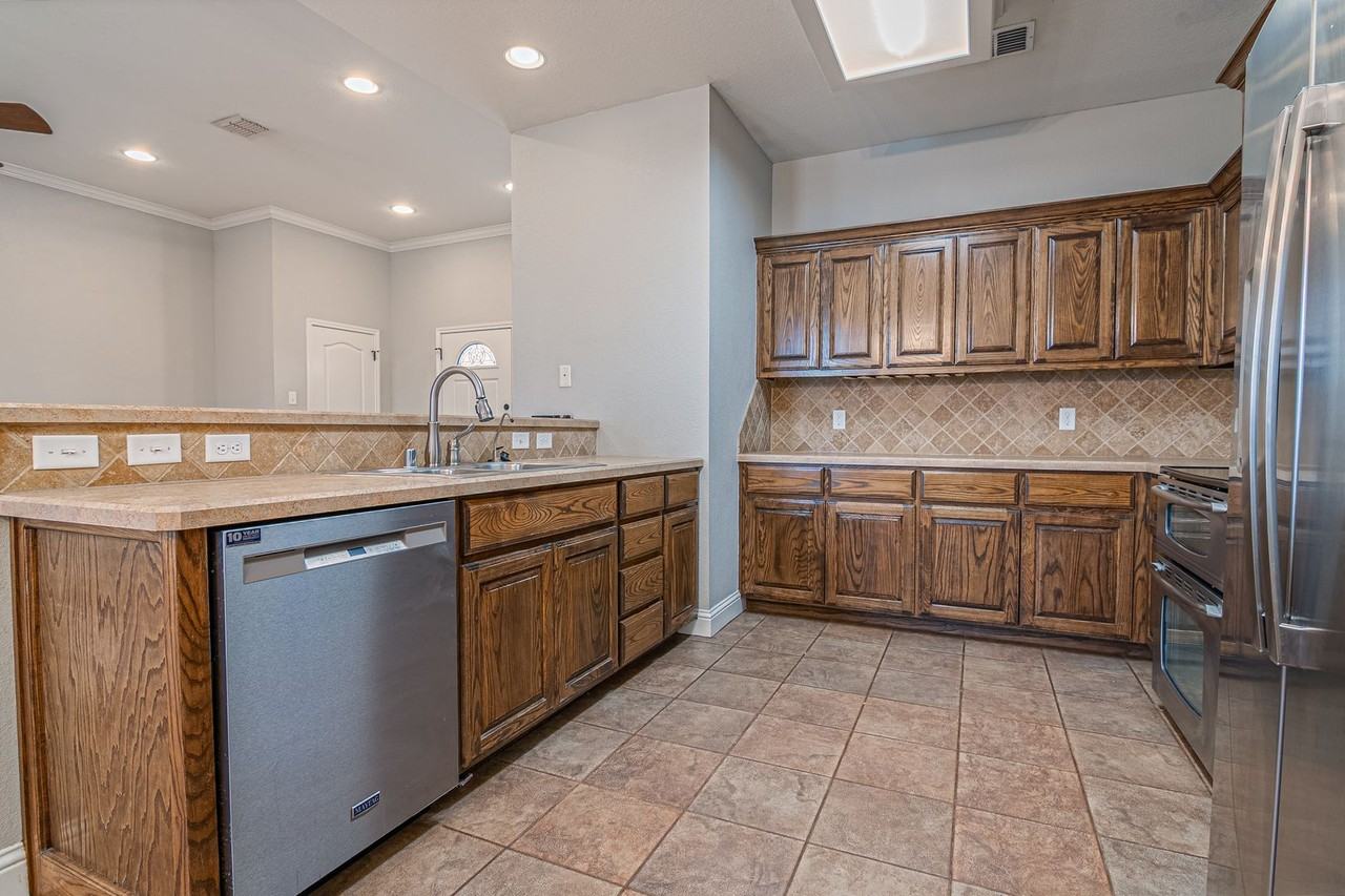 5710 Llano Ct - Photo 4 of 29