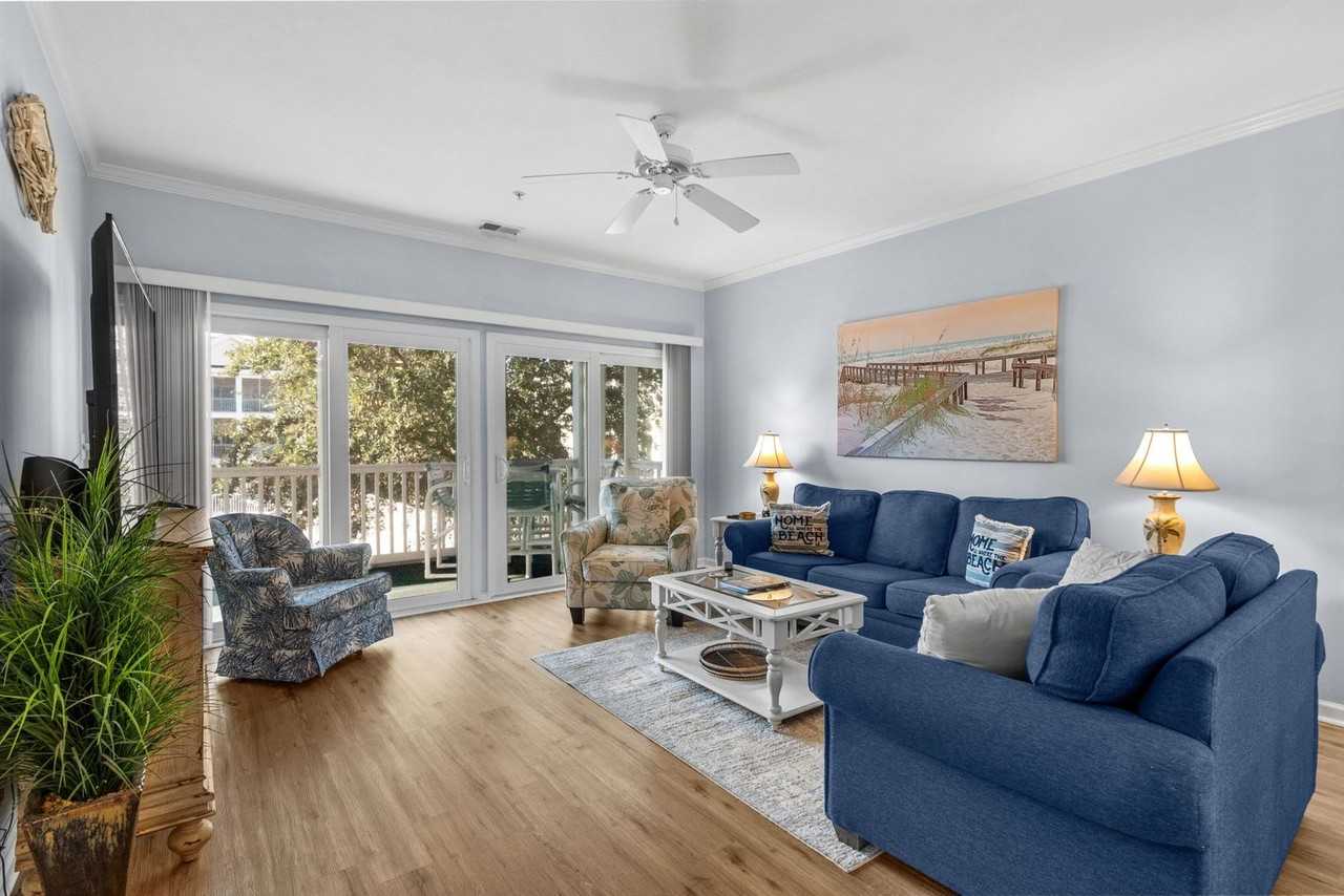 601 Hillside Dr N - Photo 5 of 50