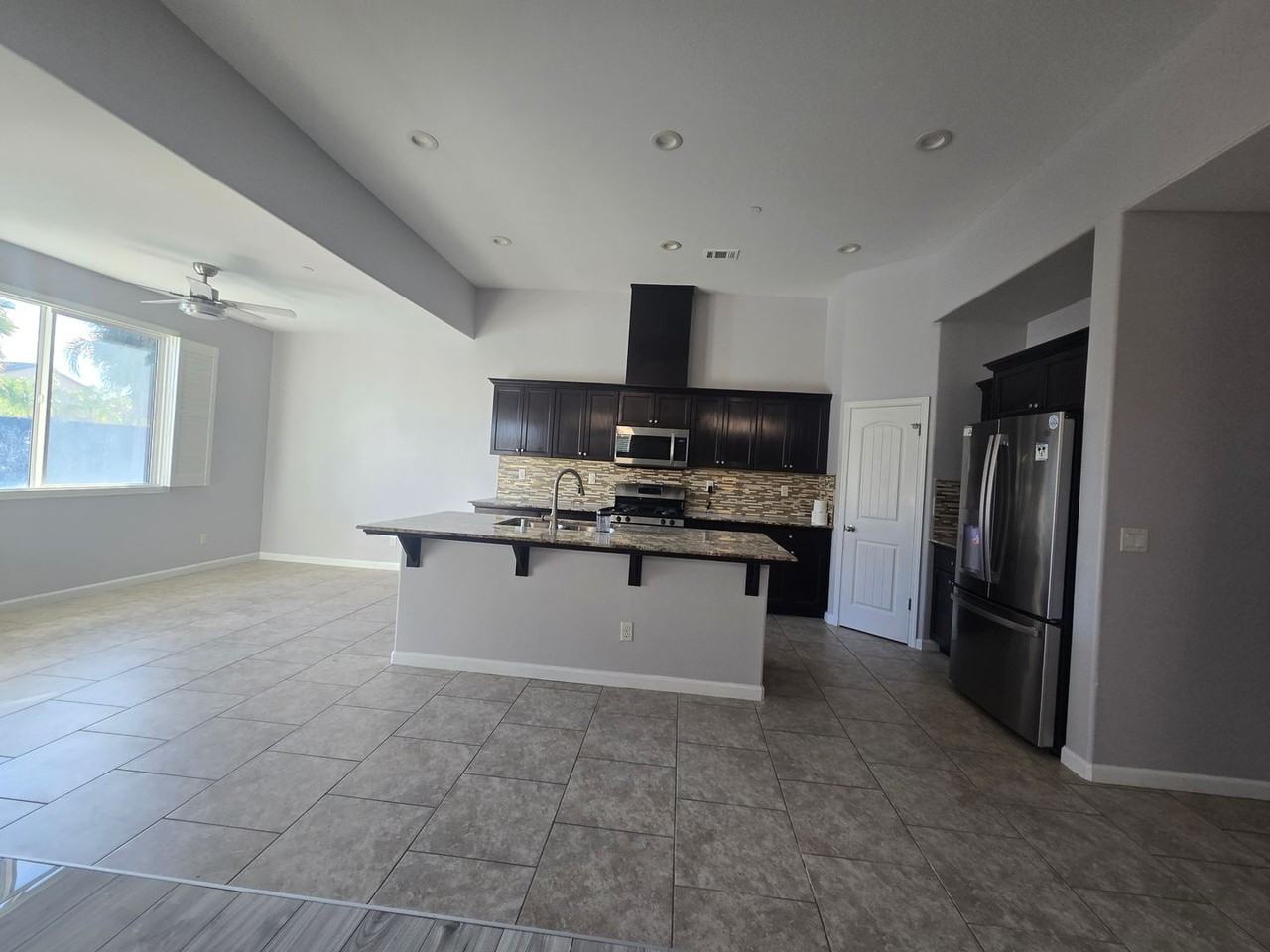 1290 Golf Ave - Photo 6 of 23