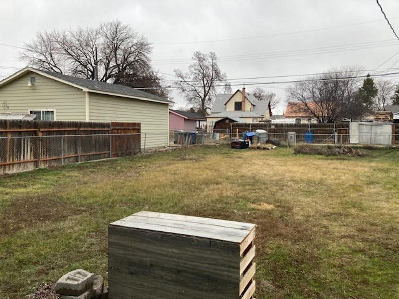 412 S Diamond St - Photo 4 of 9