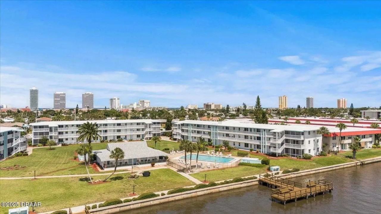 3009 N Halifax Ave - Photo 4 of 29