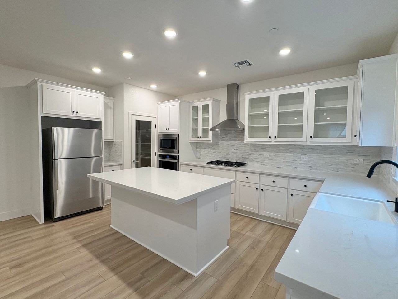 413 Ramos Ranch Rd - Photo 2 of 31