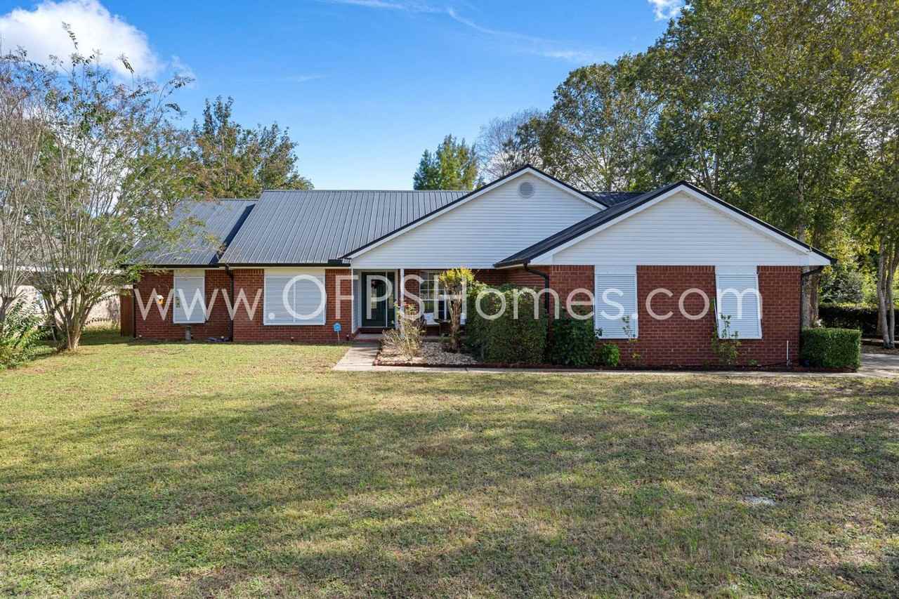 2852 Atoka Trl - Photo 2 of 29