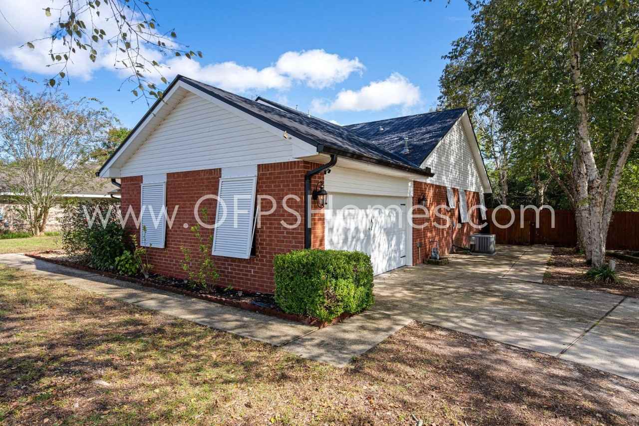 2852 Atoka Trl - Photo 3 of 29