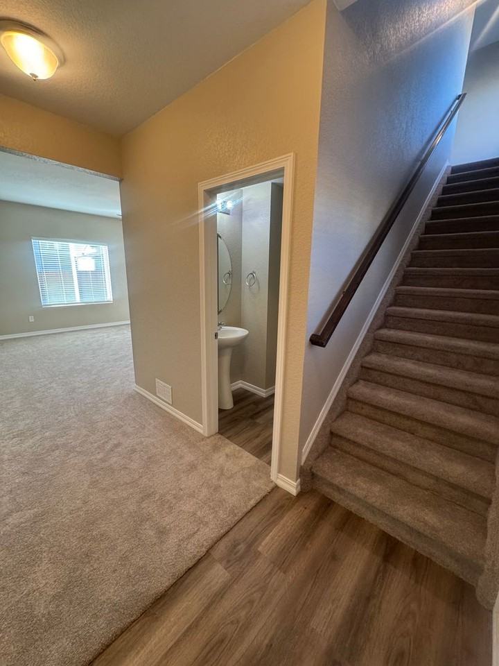 7940 Dry Willow Way - Photo 3 of 34