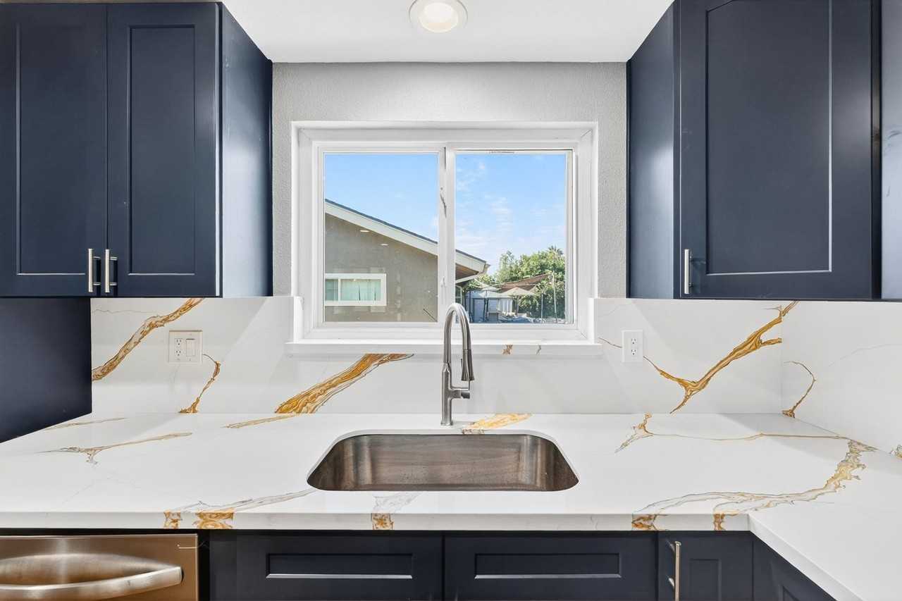 445 E Hoover Ave - Photo 4 of 17