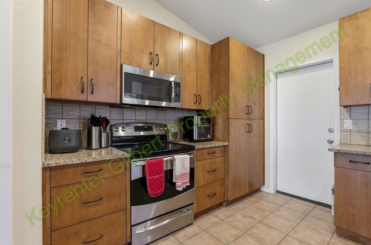 5450 W Saragosa St - Photo 7 of 40