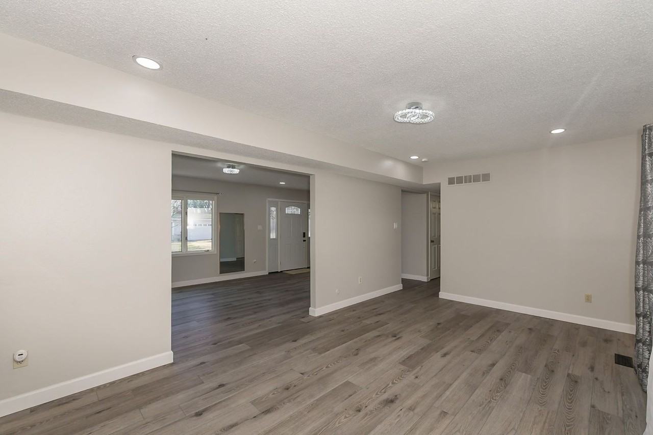 2285 Hill House Rd - Photo 7 of 43