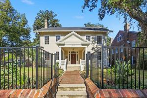 featured image of 2979 Saint Johns Ave