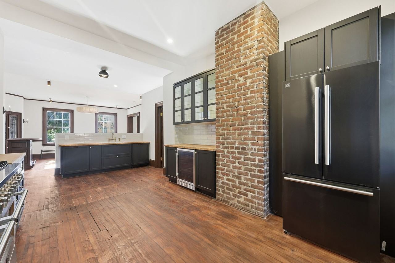 2979 Saint Johns Ave - Photo 2 of 50