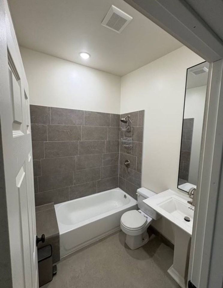 3281 Rockview Pl - Photo 4 of 7