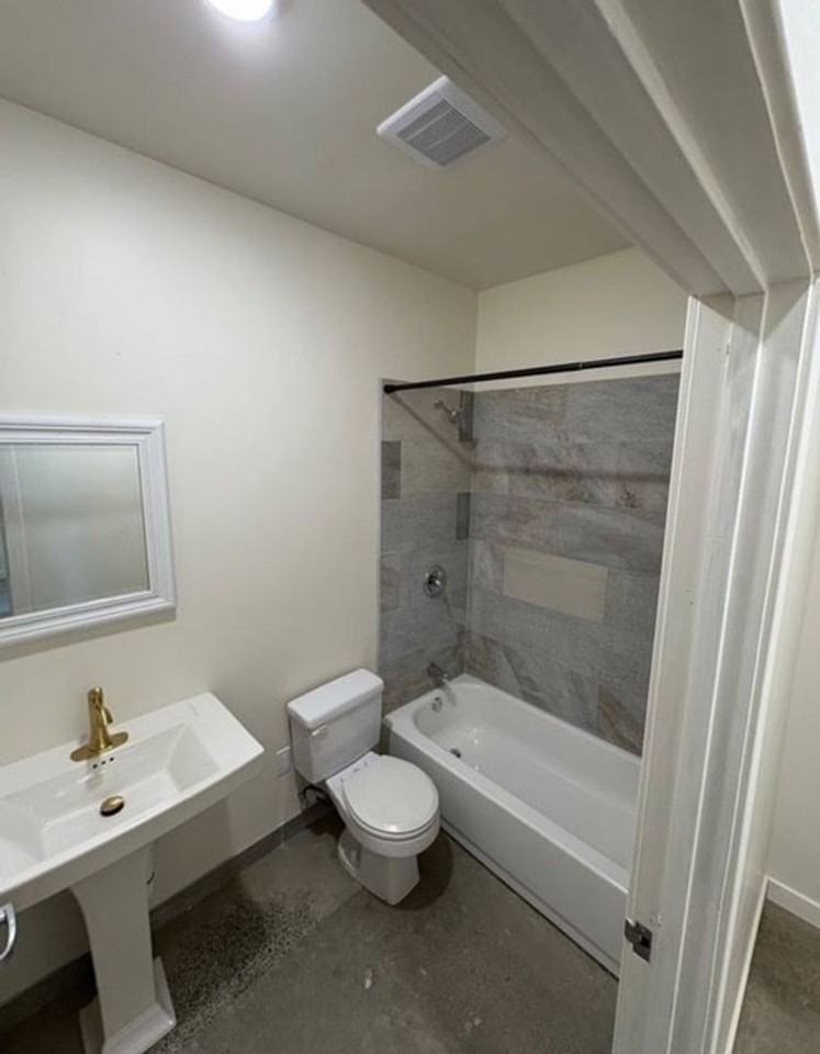 3291 Rockview Pl - Photo 5 of 6