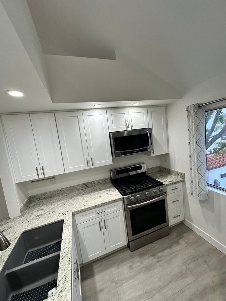 34 Dianthus - Photo 2 of 21