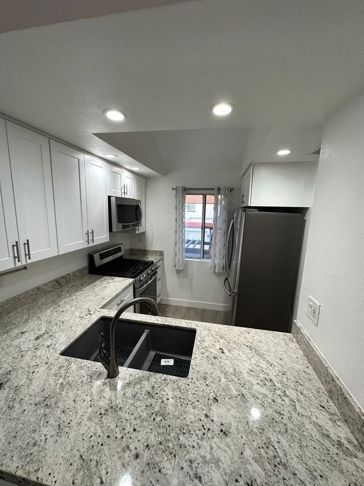 34 Dianthus - Photo 3 of 21