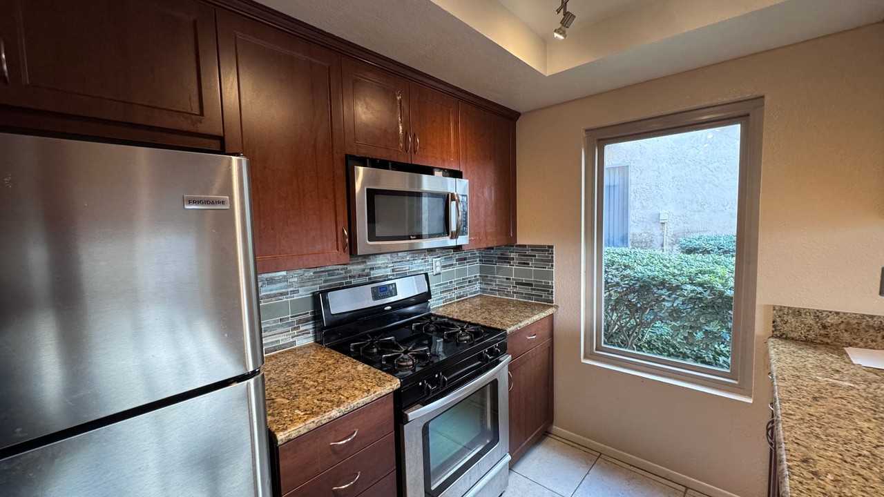 1071 Arbor Ln - Photo 2 of 13