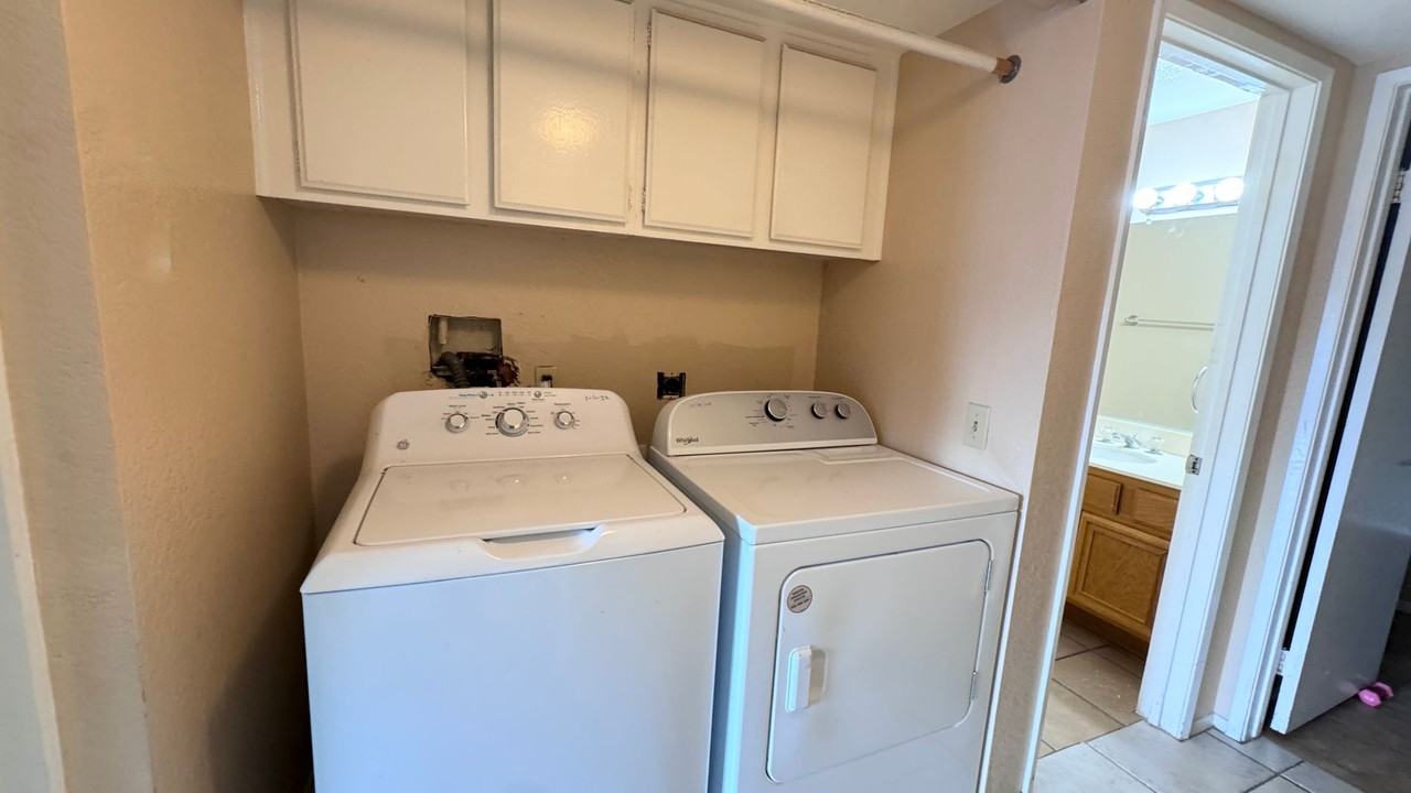 1071 Arbor Ln - Photo 7 of 13