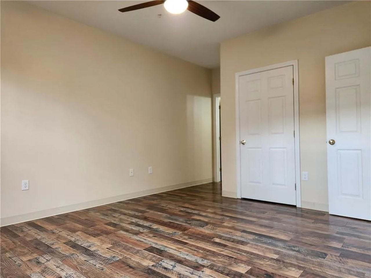 98 Mill St - Photo 7 of 25