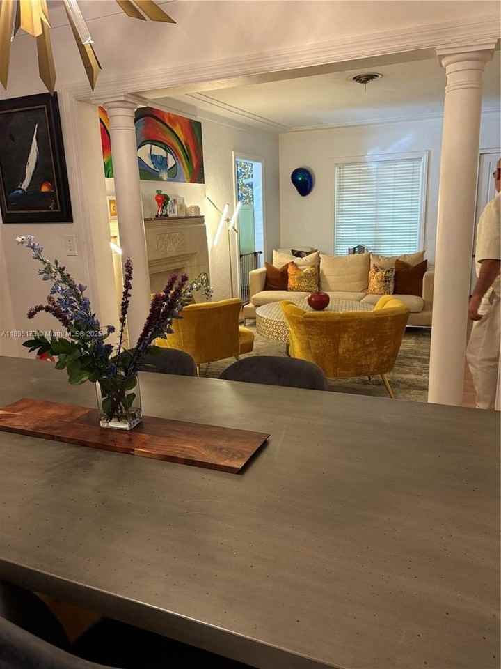 1710 Segovia St - Photo 6 of 30