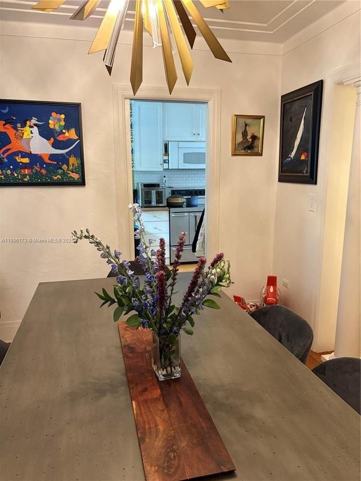 1710 Segovia St - Photo 7 of 30