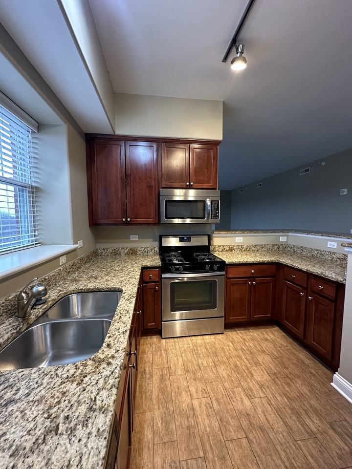 2 Itasca Pl #119 - Photo 2 of 27