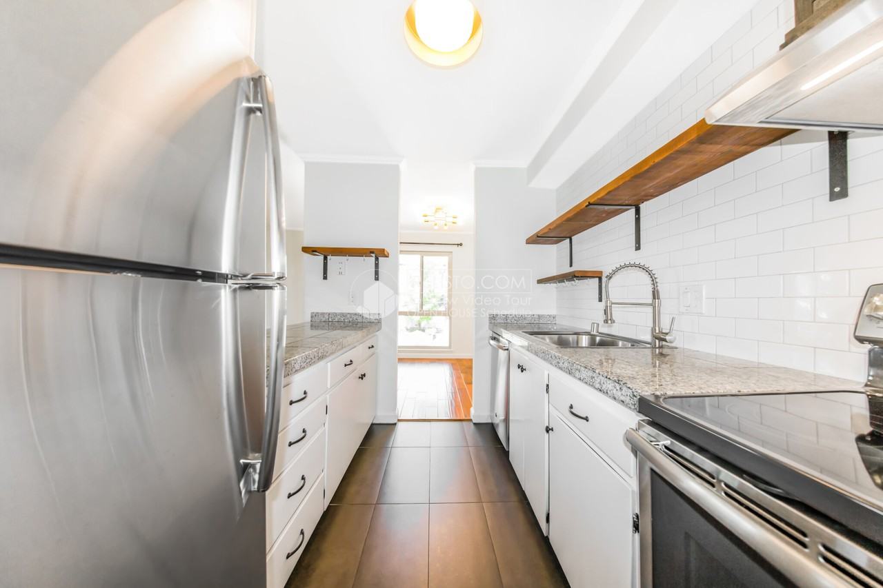 555 Jean St #532 - Photo 5 of 23