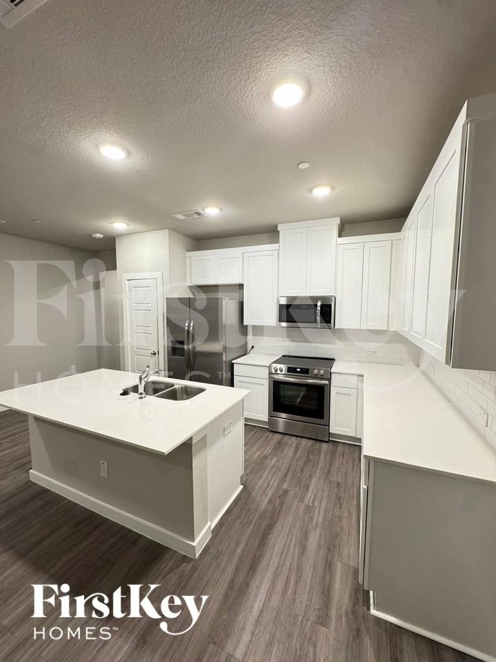 18338 W Centro Cir - Photo 6 of 11