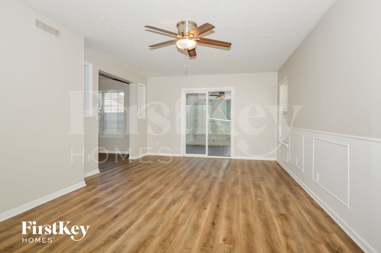 4824 Ossington Ct - Photo 3 of 15