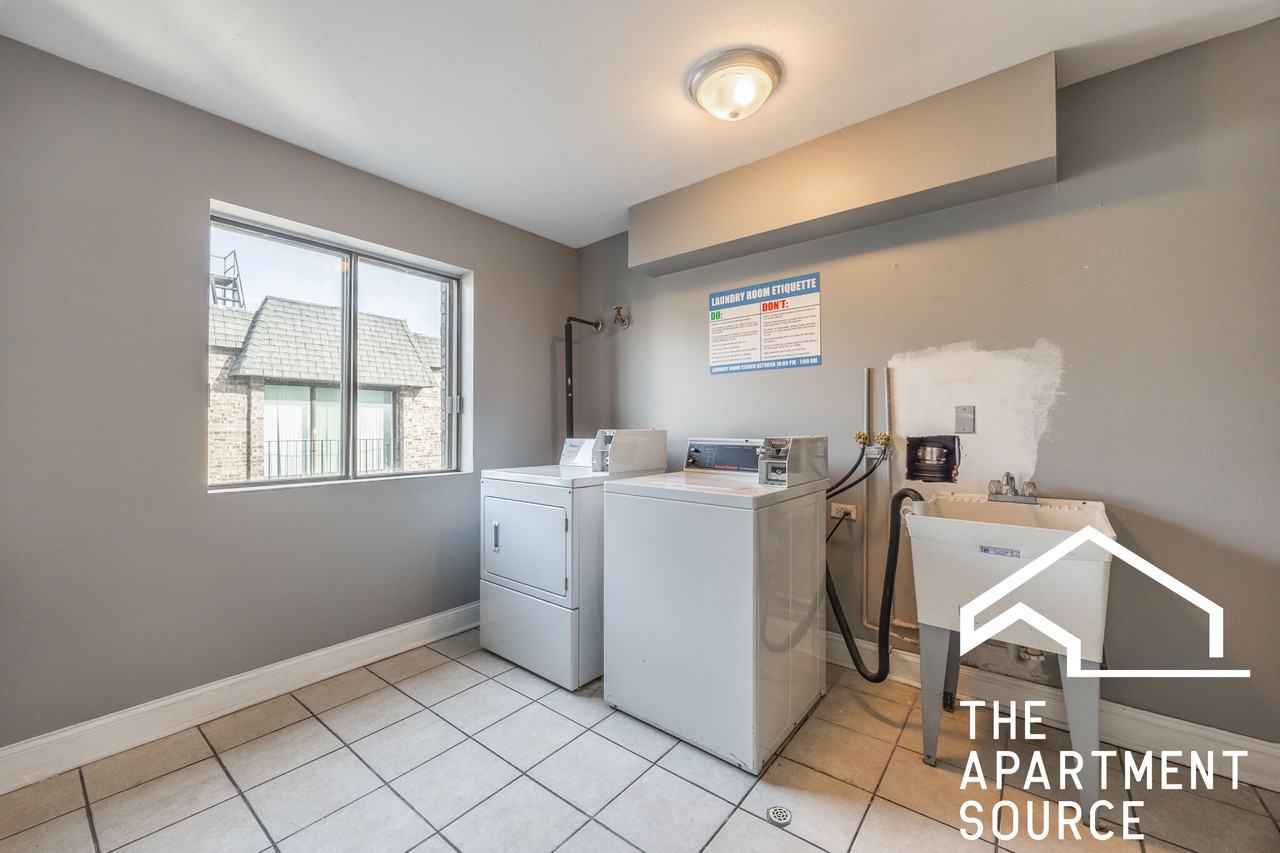 2300 N Harlem Ave #404 - Photo 5 of 7