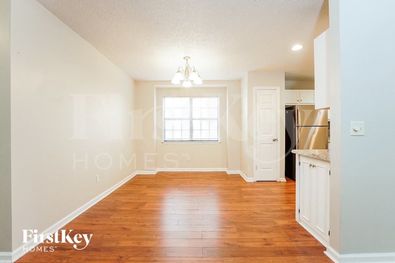 328 Indigo Rd - Photo 4 of 14