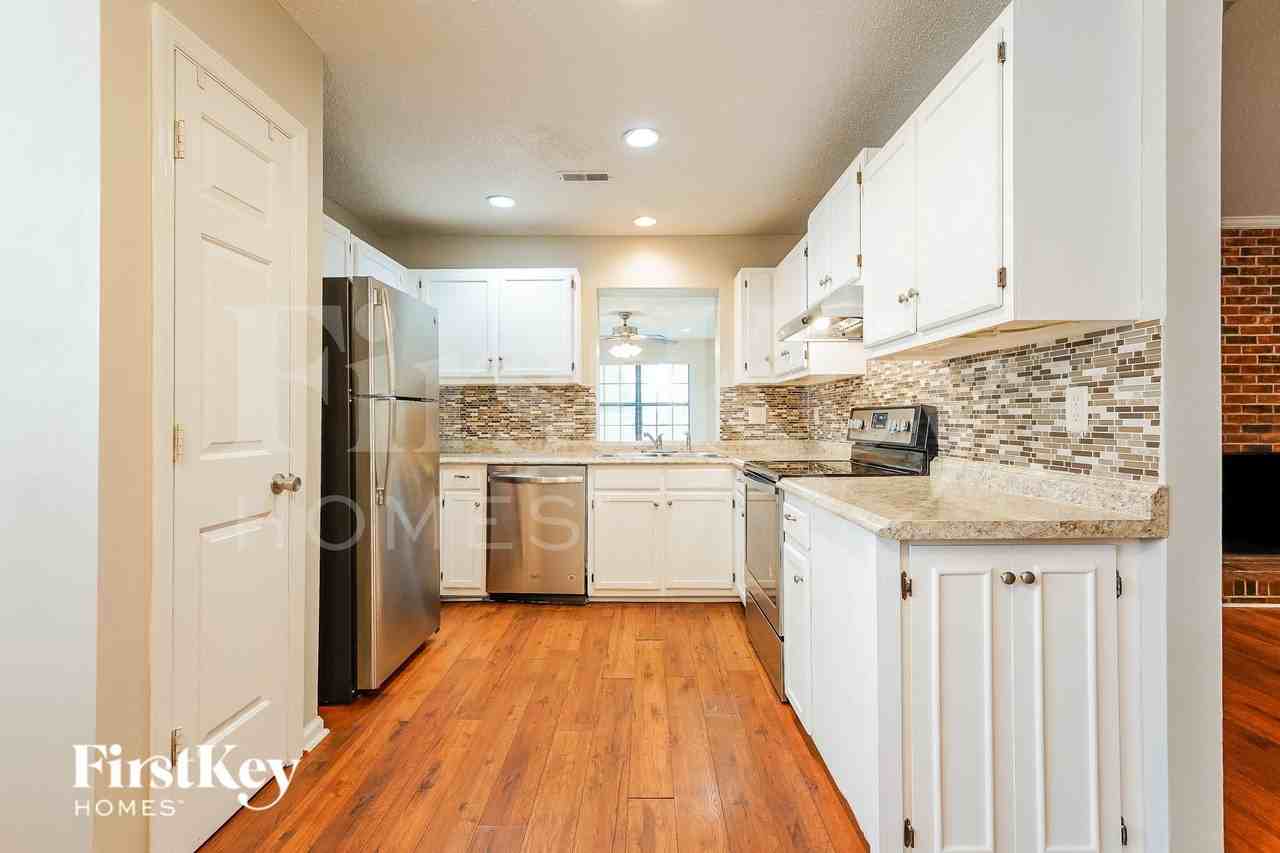 328 Indigo Rd - Photo 5 of 14