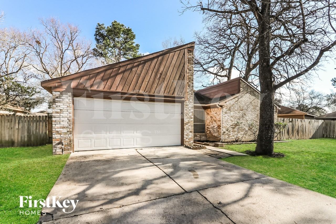 2606 N Spring Dr - Photo 2 of 16