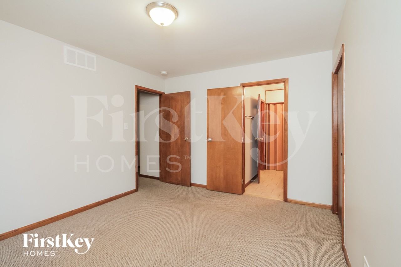 18519 Carriage Ln - Photo 7 of 16