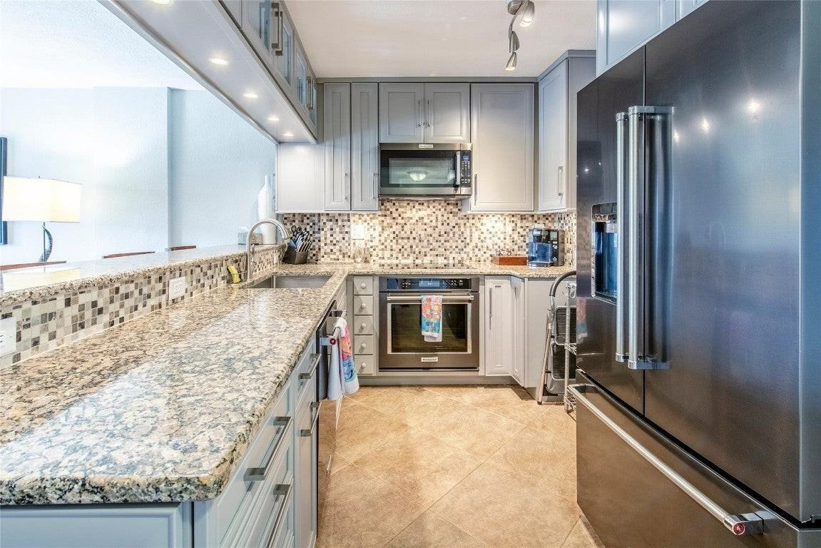 1831 Ne 38th St - Photo 2 of 26
