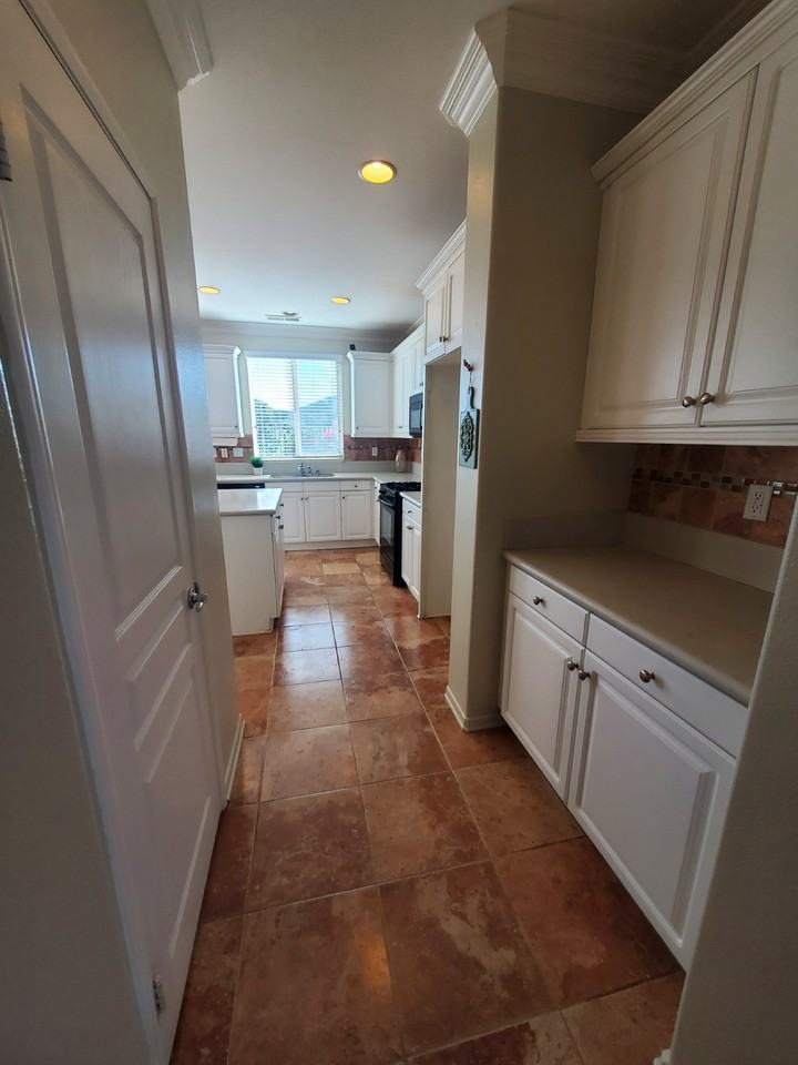 8651 Mann Ln - Photo 3 of 9