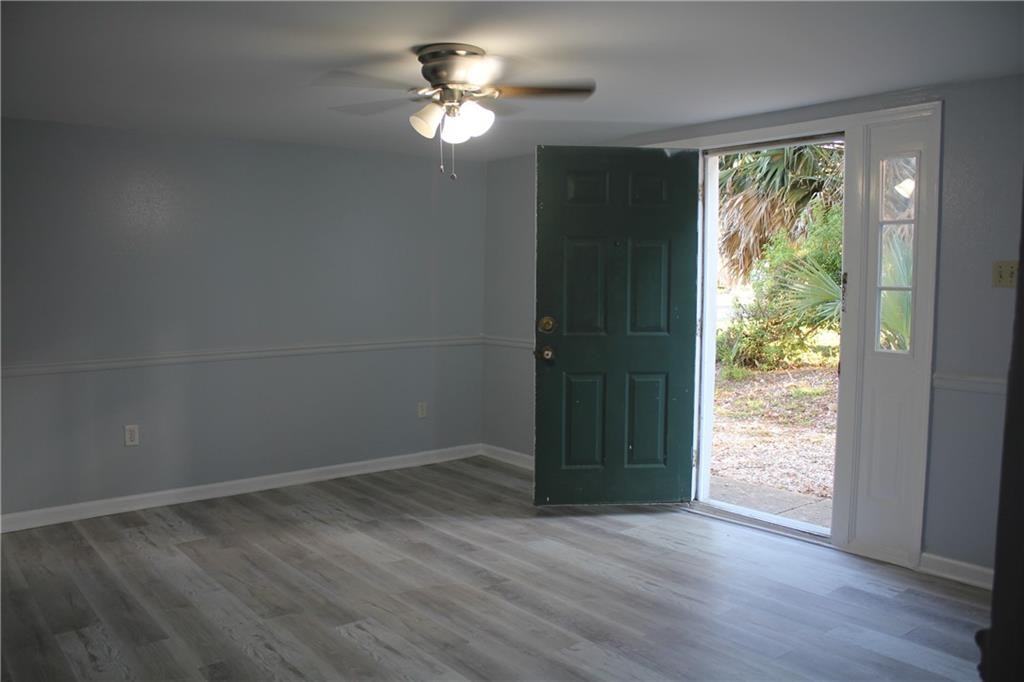 2312 Broadway St - Photo 3 of 14