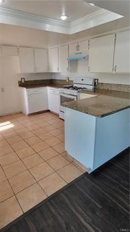 26214 President Ave - Photo 3 of 12