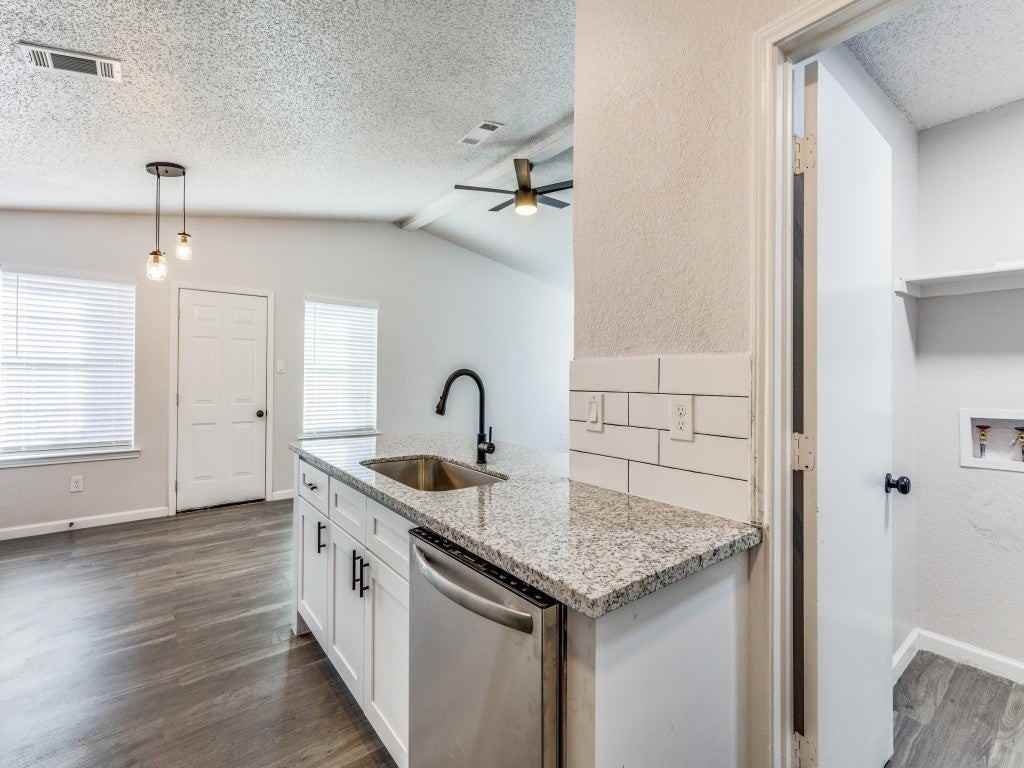 7457 Tiffany Meadows Ln - Photo 3 of 18