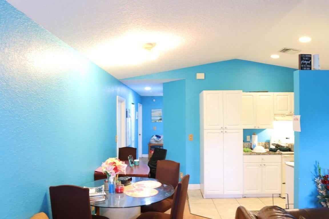 2122 E E Ridge Cir E Circle E - Photo 6 of 18