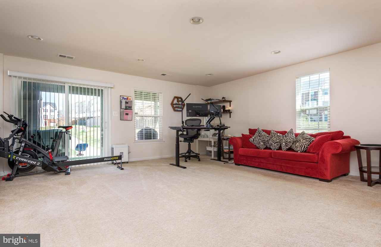 45946 Grammercy Ter - Photo 5 of 30