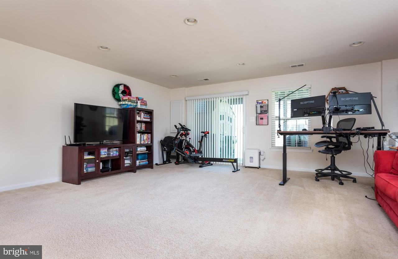 45946 Grammercy Ter - Photo 6 of 30