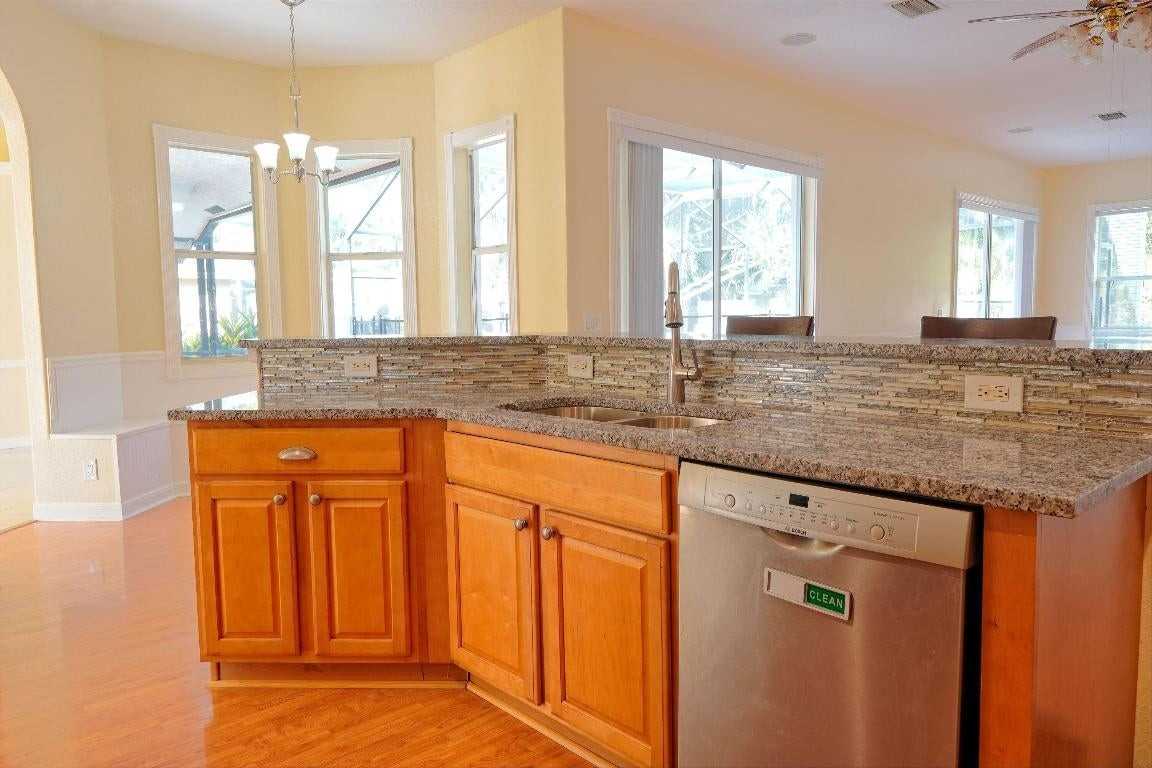 781 Sw Dolores Ave - Photo 6 of 24